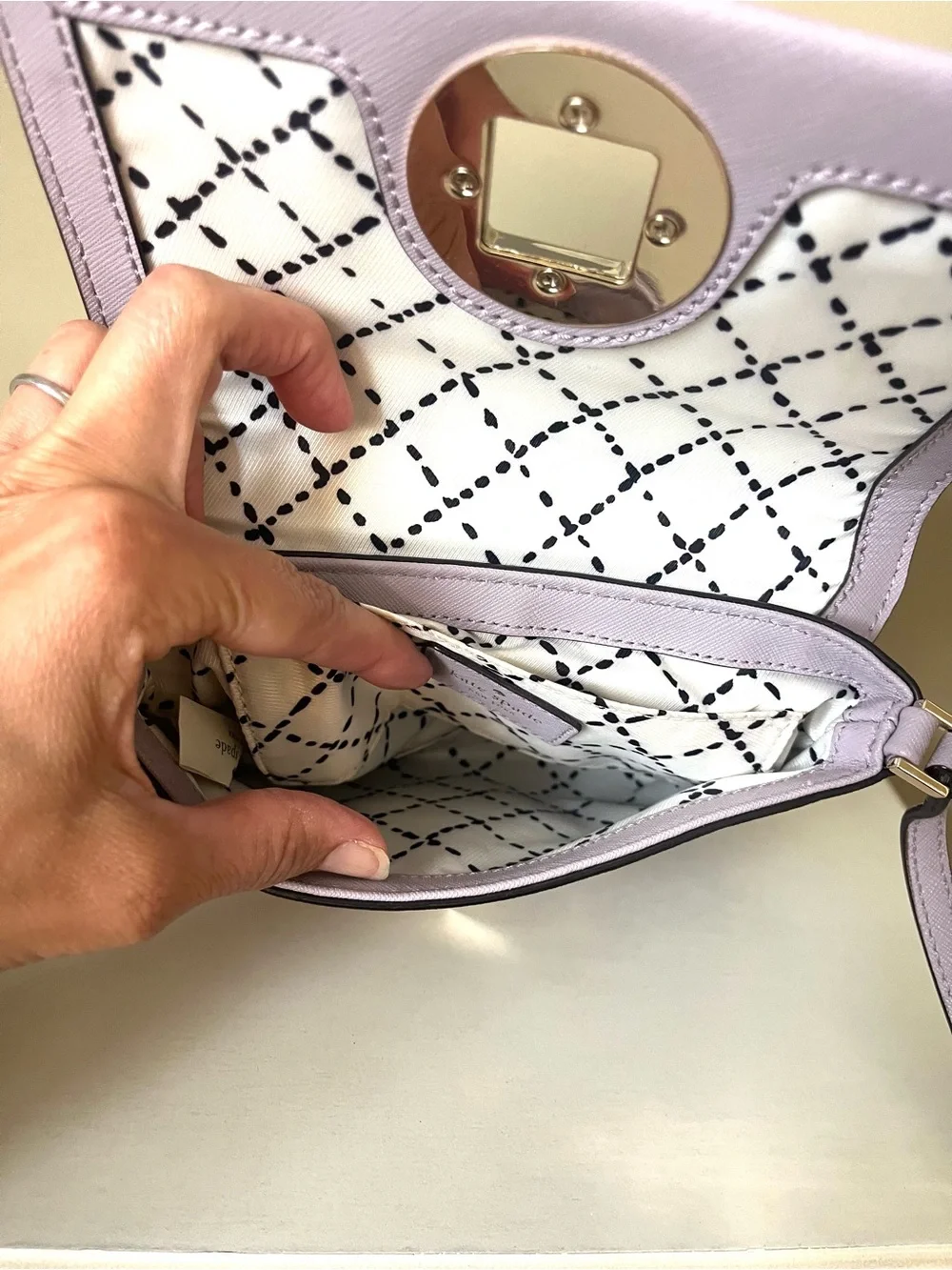 Kate Spade Newbury Lane Sally Saffiano Leather Crossbody bag in Lilac